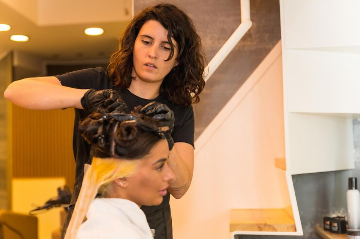 Où trouver les meilleurs services de coiffeur à domicile en streaming