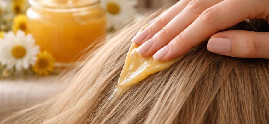 découvrez comment utiliser la gelée royale pour revitaliser et renforcer les cheveux fins et ternes, en leur apportant éclat et volume naturellement.
